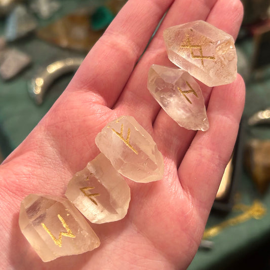 Rune Set Clear Quartz Raw