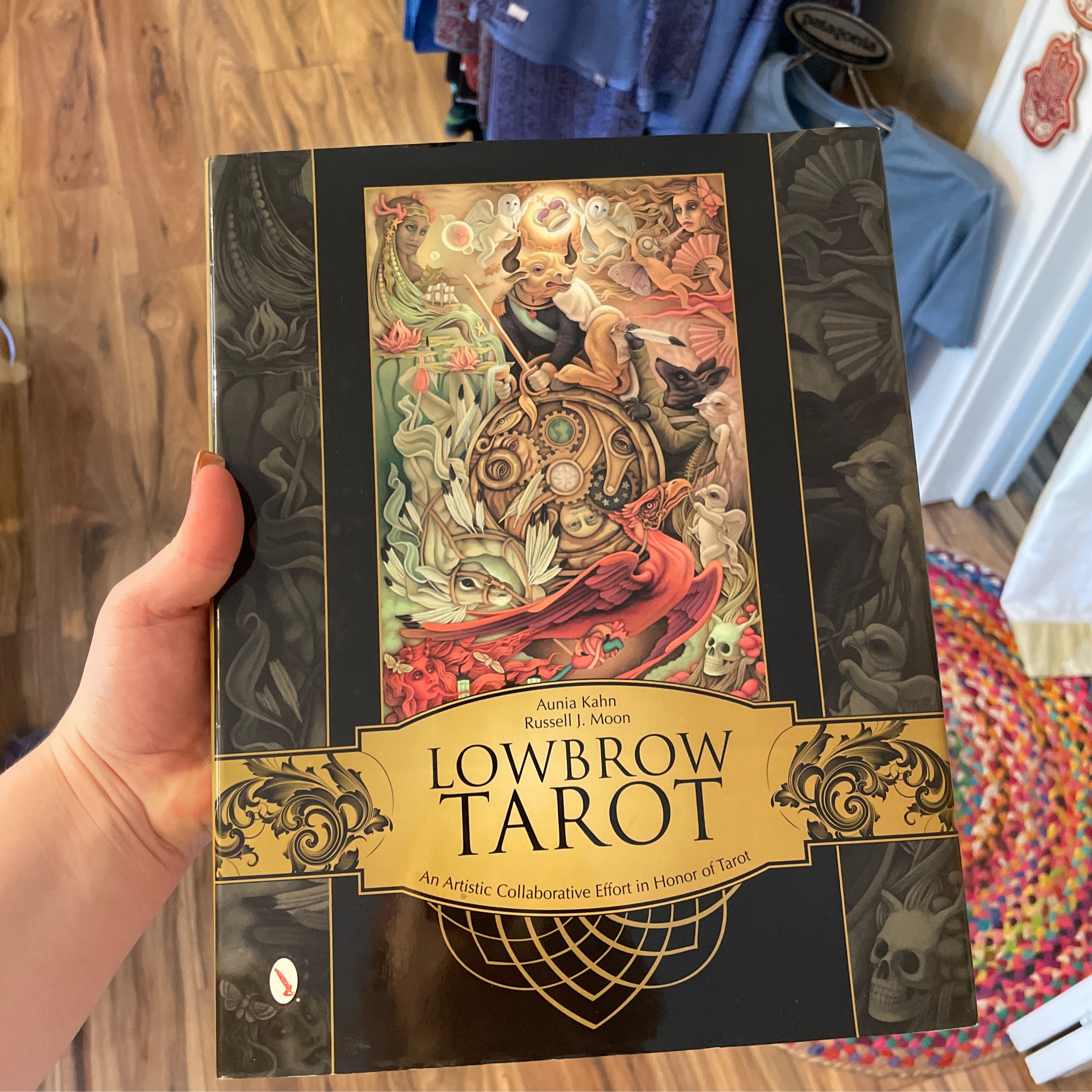 Lowbrow Tarot Book – Crystals of Quartz