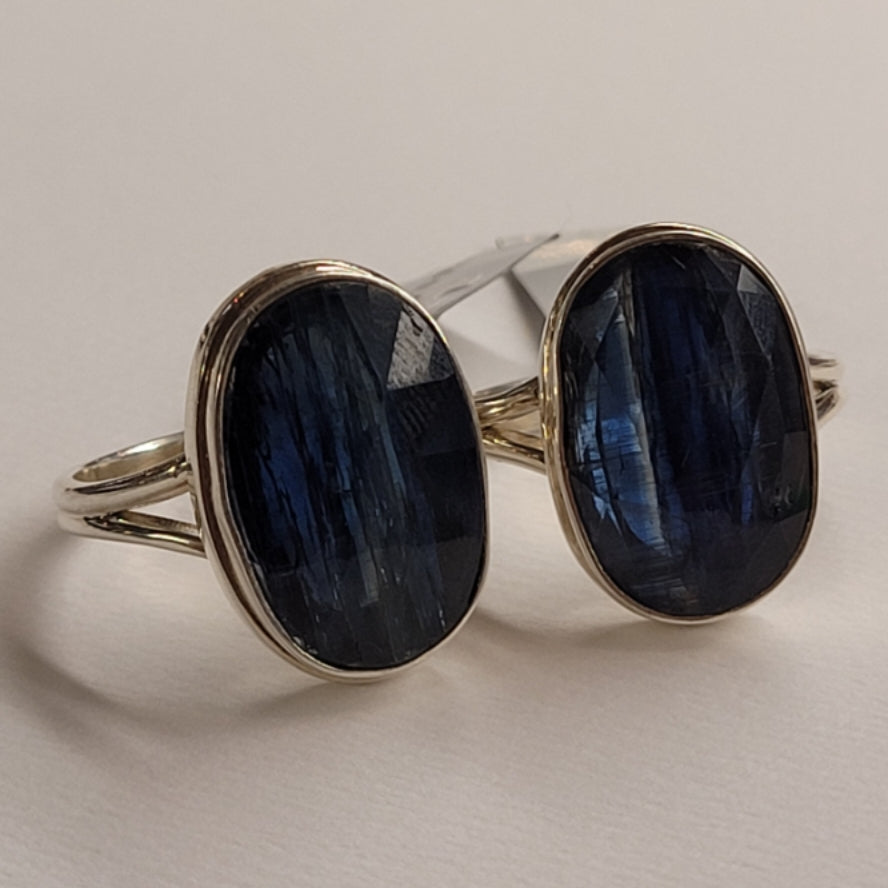 *Ring Blue Kyanite oval